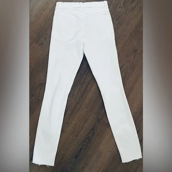 FRAME LE HIGH SKINNY CROP JEANS IN WHITE